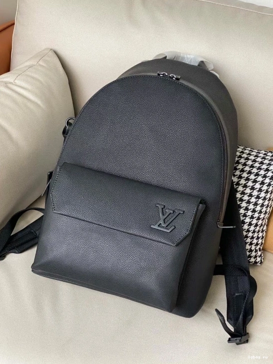 VUITTON LOUIS BACKPACK 0822